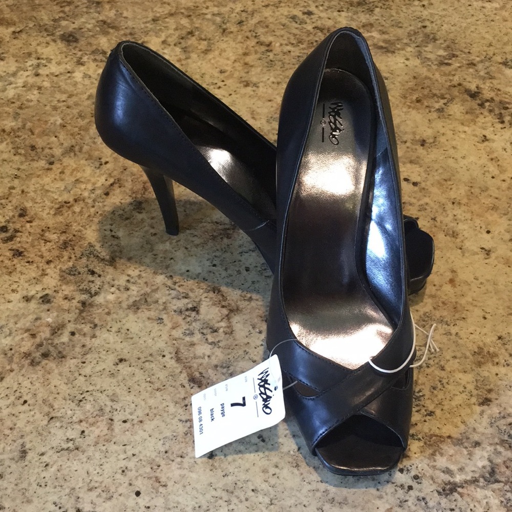 NWT Mossimo peep toe high heels